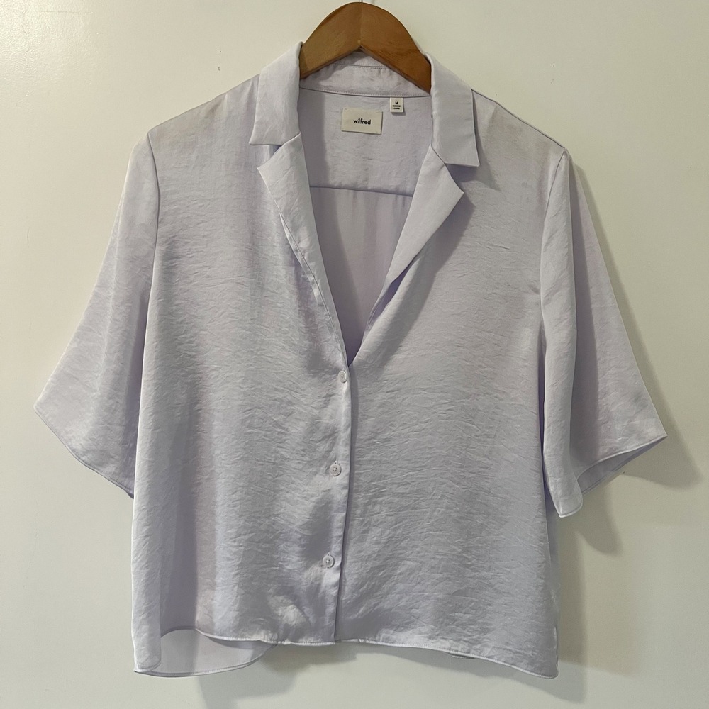 Wilfred Aritzia Lavender Satin Short Sleeve Button Up Camp Shirt Womens Medium